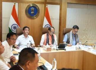 दुःख बाँटने से कम होता है, आप अकेले नहीं हैं– शिवराज सिंह ने बहनों और जनता से मिलकर सुनी पीड़ा