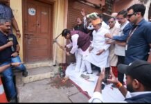 ‘जिस घर में जन्मे, छोटे से बड़े हुए, खेले-कूदे…,’ कहते-कहते भावुक हुए सीएम डॉ. यादव, अपने ही घर पर आखिर क्यों चलाई गैंती?