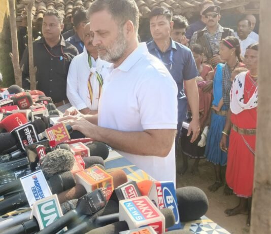 बालाघाट में आदिवासी बच्चों की मौत BJP सरकार की नाकामी है: राहुल गांधी”