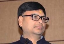 सीजेआई को घेरने की कोशिशों पर भाजपा प्रवक्ता डॉ. हितेश वाजपेयी का तीखा तंज: “तमाशा बना दिया है, भाई पिटीशन लगाओ, वो अदालत है!”