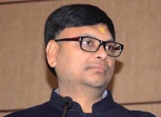 सीजेआई को घेरने की कोशिशों पर भाजपा प्रवक्ता डॉ. हितेश वाजपेयी का तीखा तंज: “तमाशा बना दिया है, भाई पिटीशन लगाओ, वो अदालत है!”